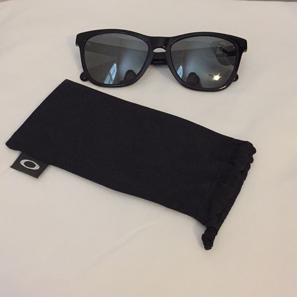 Oakley sunglasses- Women- Polarized